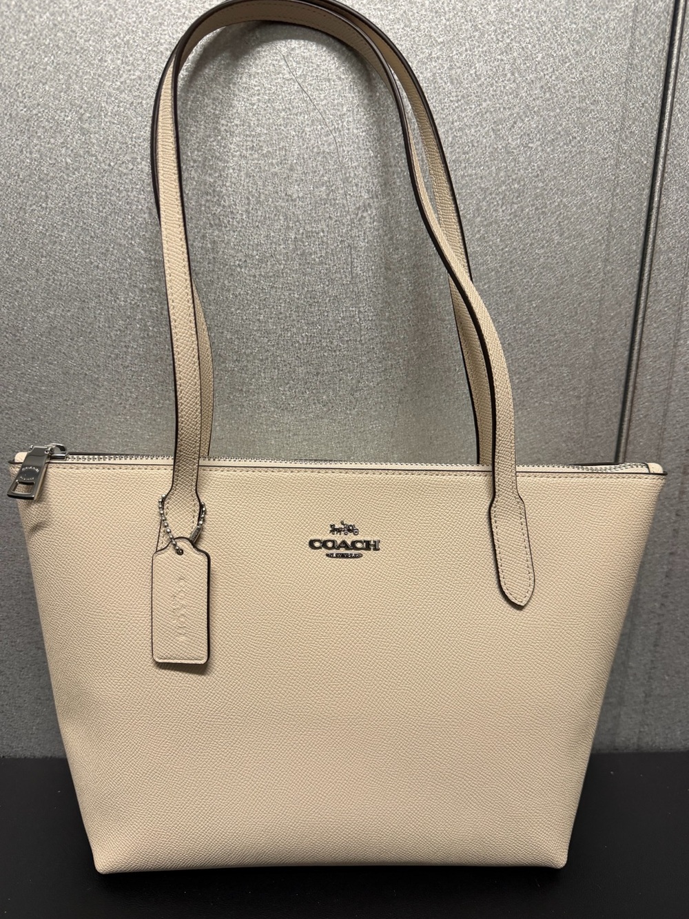 Coach Structured Leather Tote Chalk Zip Top CW395